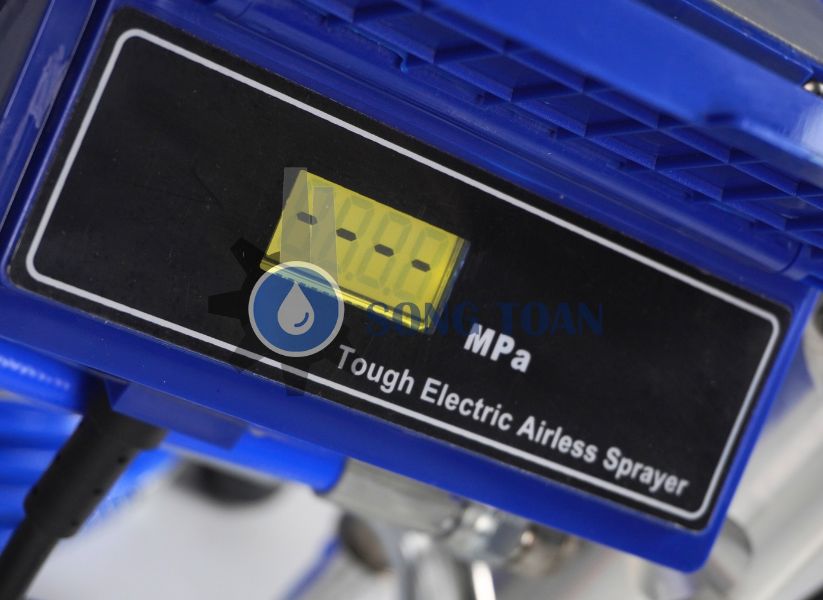 ST-595 có bảng hiện thị thông minh